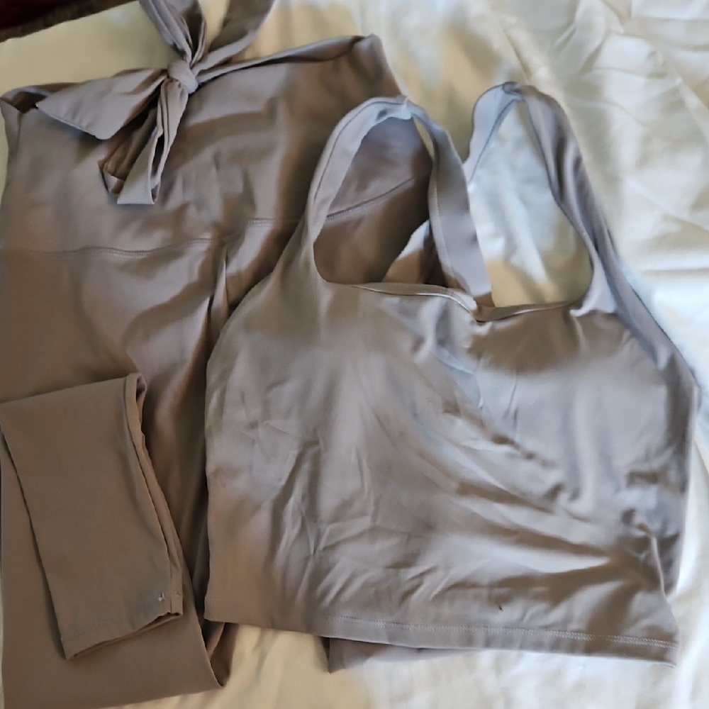 Women's Gray Leggings and Top Set
